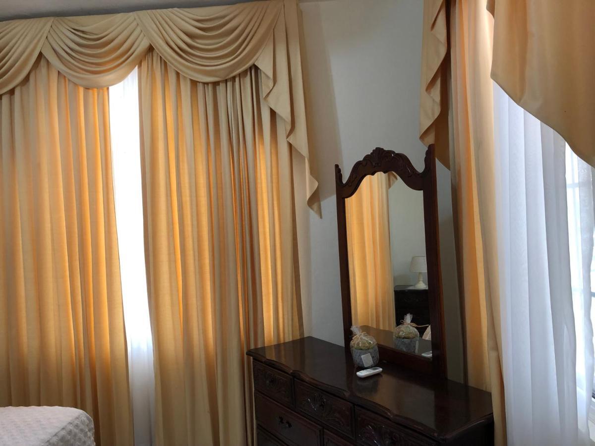 Goldenview Guesthouse Ocho Rios Ngoại thất bức ảnh